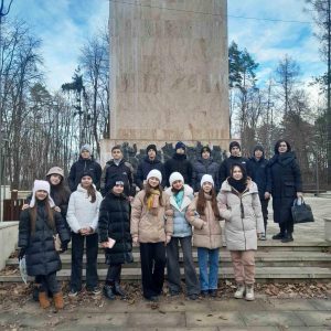 Cetatea de Scaun din Suceava, Muzeul – Satul Bucovinean – Mănăstirea Moldovița – Mocănița
